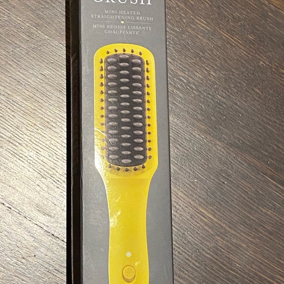 The Baby Brush Crush Mini Heated Straightening Bru - Picture 3 of 7